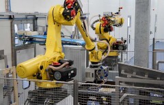 DERO GROEP CHEESE CrateUnloadingRobot 01